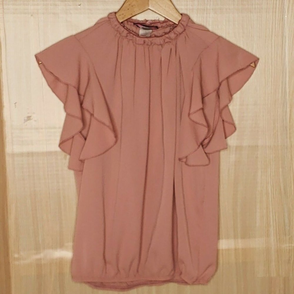 2for$7. Junior -Rose Pink Short Sleeve Blouse Wi/Ruffle Shoulder Large junior